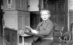 Karl-Heinz Atzbach in der Hellerhofschule