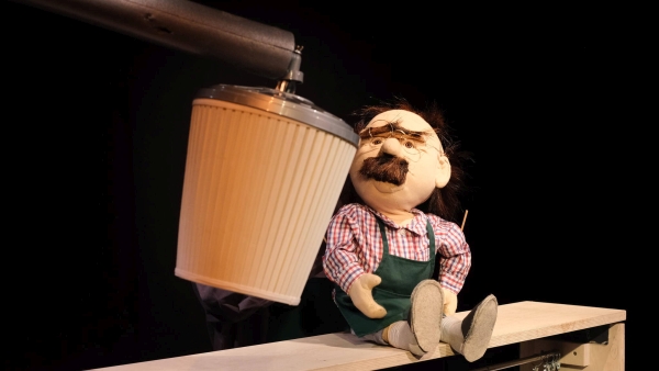 Puppe des Geruschehndlers (c) Varvara Kuporova