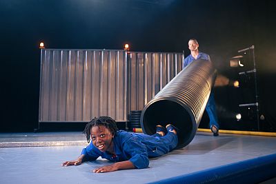 Show for Young Men  (c)tommy_ga_ken-wan