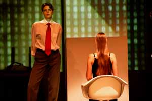 Theater Primadonna / Schwerer Held